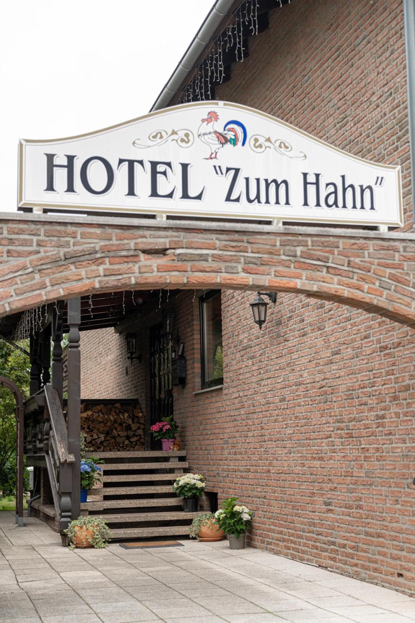 Hotel Zum Hahn Garbsen Exterior foto